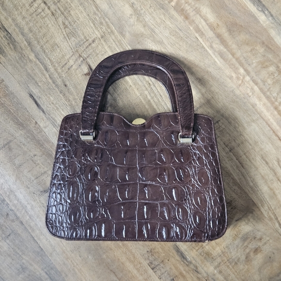 La Mode Faux Alligator Print Handbag - Picture 2 of 14